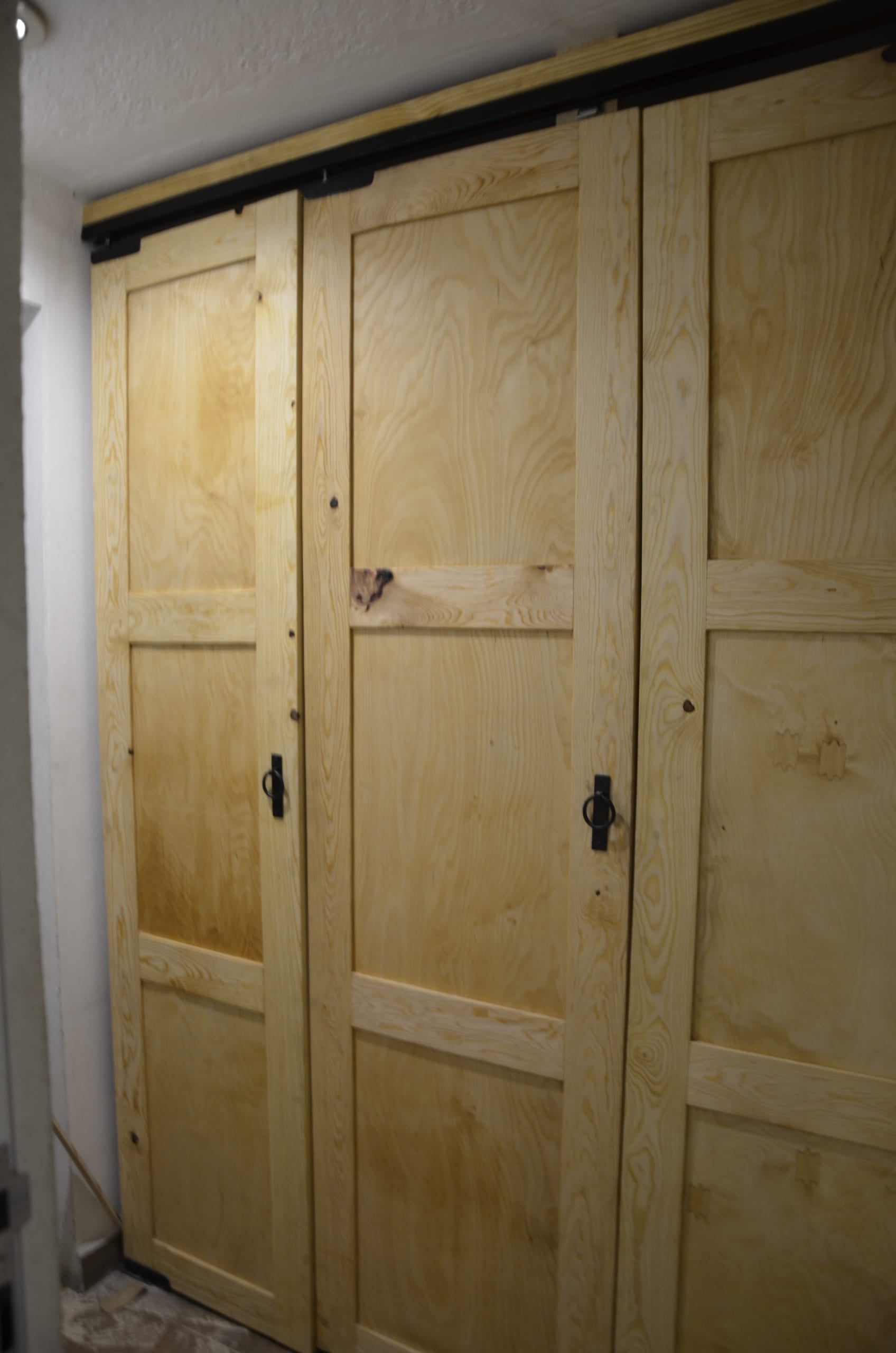 Closet de Pino Sólido Rústico Corredizo Plegable — image 1