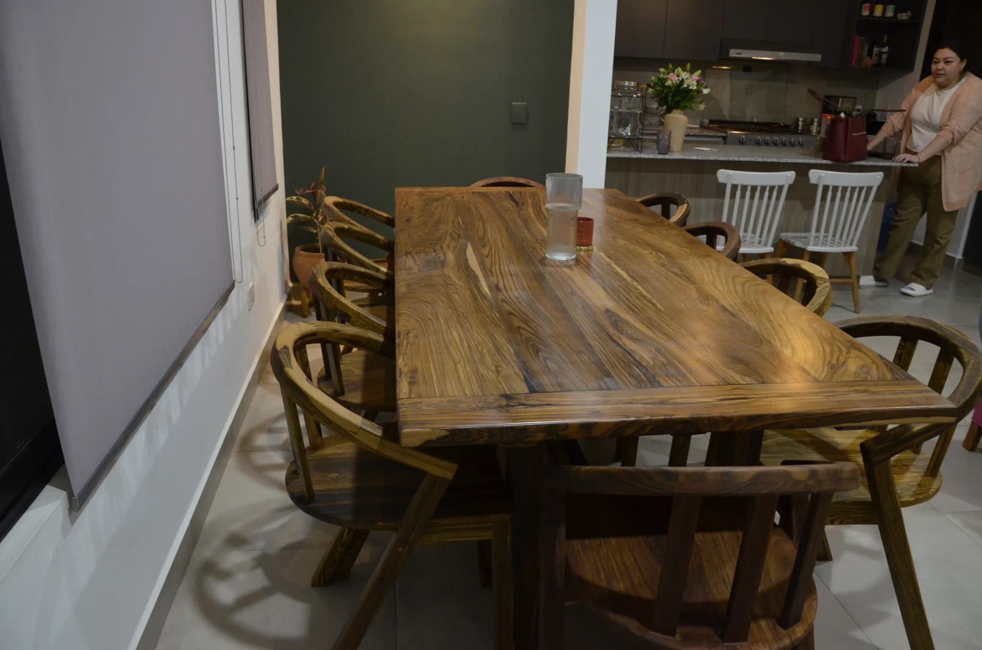 Mesa de comedor de parota